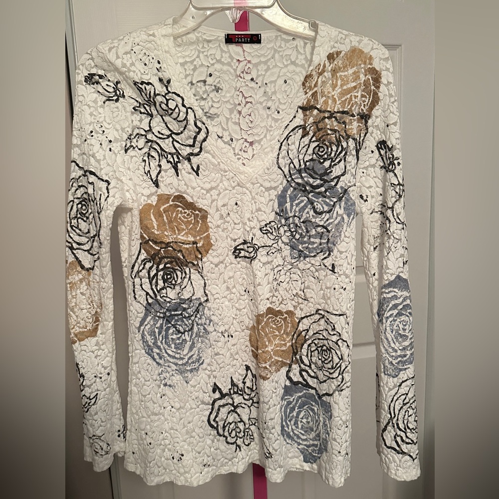 T Party Lace Top - Picture 4 of 7
